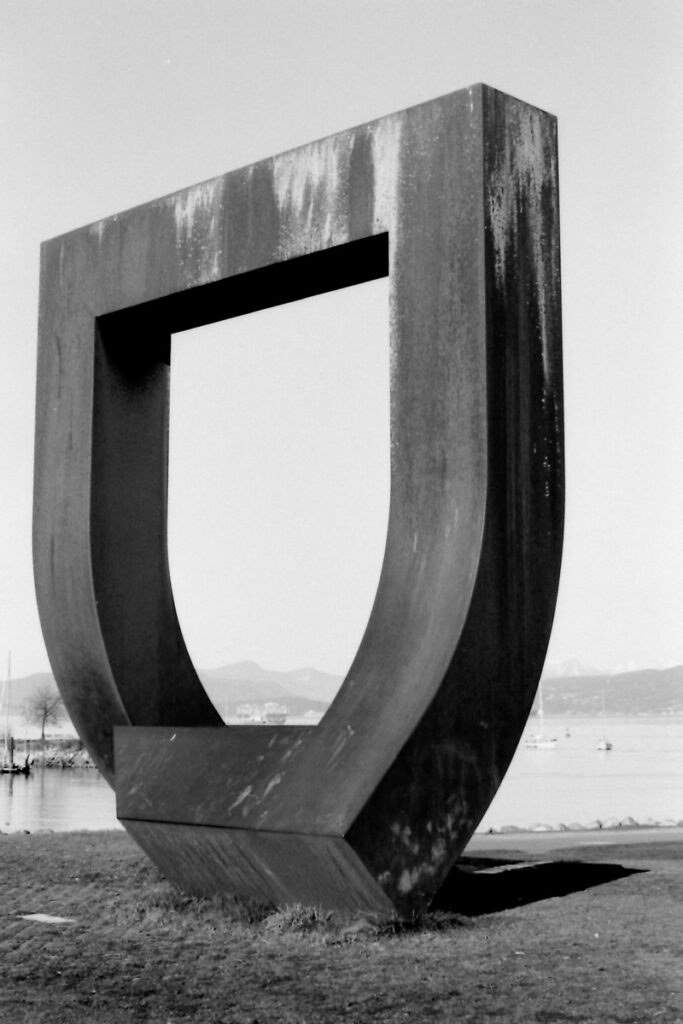 B&W photo of a 4.6 meter art sculpture